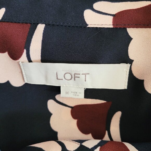 Loft Top Womens Medium Dark Blue Print Blouse Career Roll Tab Sleeve Floral - Picture 9 of 10